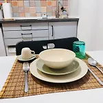 假日公寓 *